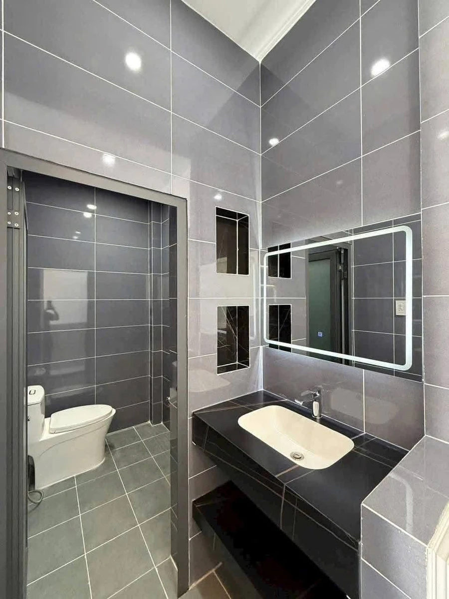 Bán nhà 1 trệt 2 lầu 120m2, 3 phòng ngủ, gần BV Hoàn Mỹ, Thủ Dầu Một, Bình Dương - Ảnh thu nhỏ 2