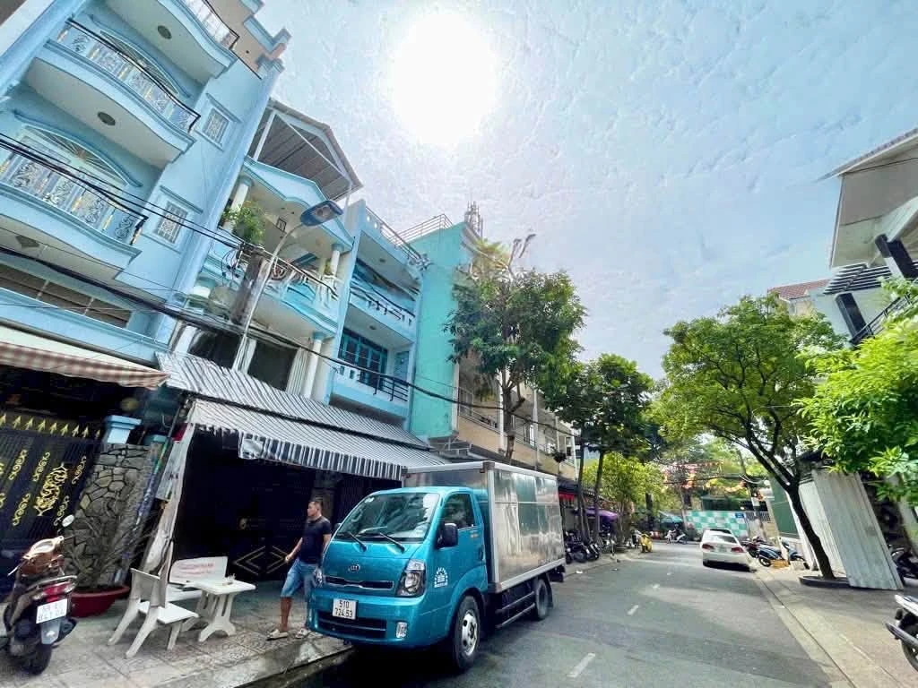 Bán nhà mặt tiền kinh doanh đường Bình Phú 1, 4x19,5m, 5 tầng, 11,5 tỷ, Quận 6 - Ảnh 1