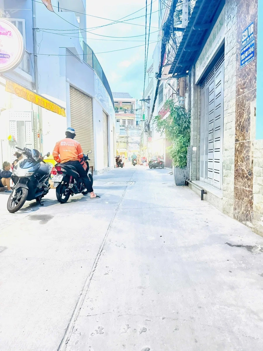 Bán nhà Quận 10 hẻm xe hơi 2PN 24m2 4,85 tỷ - Ảnh thu nhỏ 2