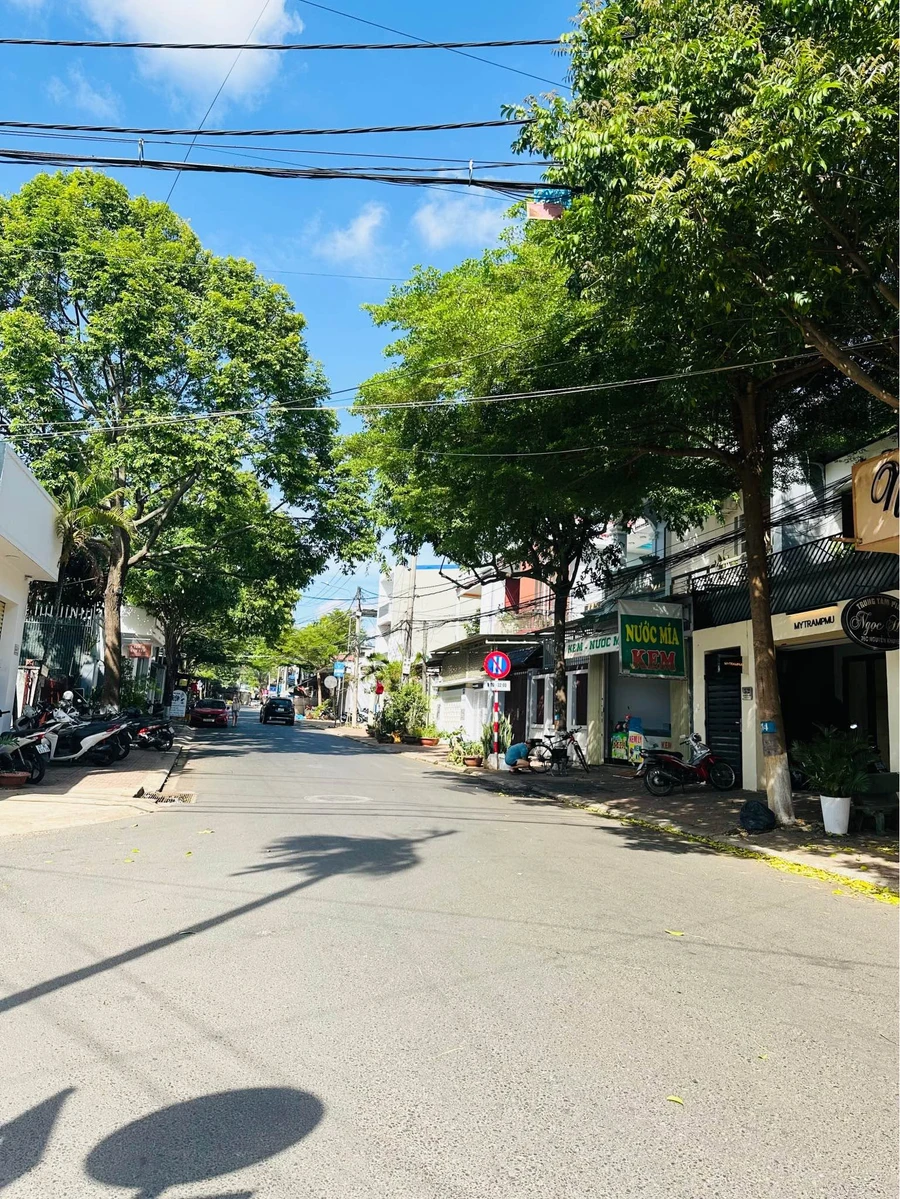 Bán shophouse mặt tiền Nguyễn Khuyến 84m² giá 7.6 tỷ - Ảnh 1