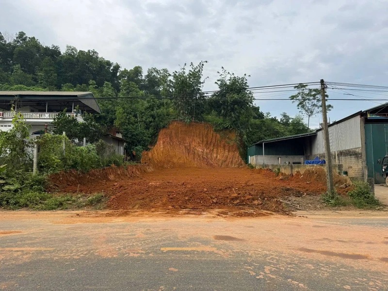 Bán đất thổ cư hơn 1.000m² ngang 20m trục chính KDC Vincom Dĩ An, giá 53 tỷ vietin