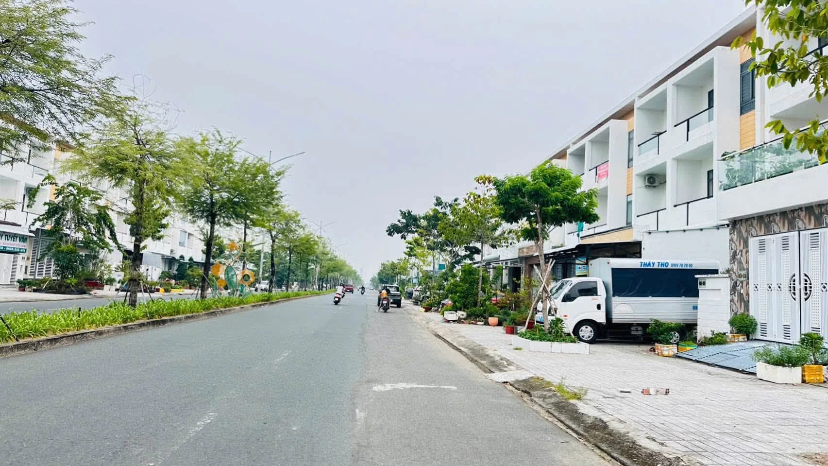 Bán nhà 3 tầng 225m² khu đất tây bắc Hồ Chí Minh - Ảnh 1