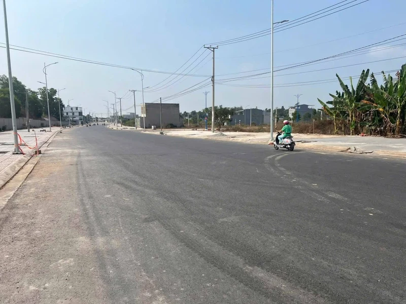Bán lô đất mặt tiền Hương Lộ 2 Hòa Long 97.5m² 2 tỷ 790 triệu