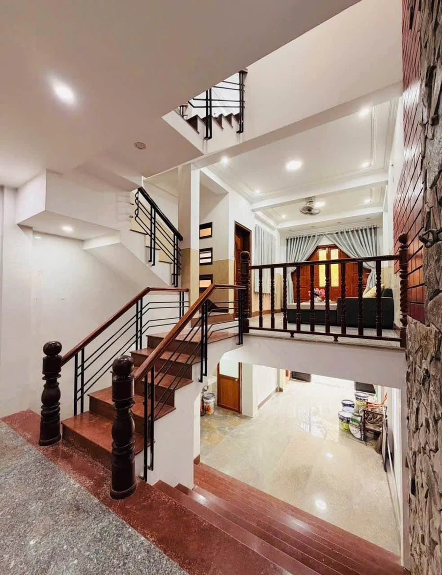 Bán nhà 3 tầng mặt tiền 71m² Tô Hiến Thành, Quy Nhơn - Ảnh thu nhỏ 2
