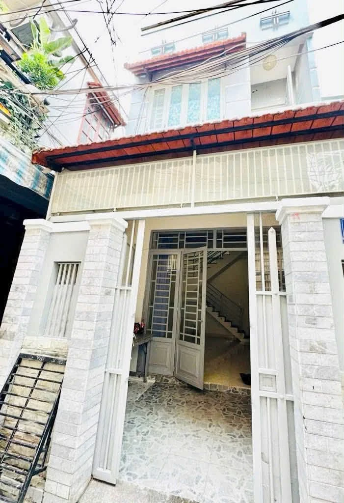 Bán nhà 2 tầng 70m² Phú Nhuận 5 tỷ, sổ vuông, cho thuê 13tr/tháng - Ảnh 1