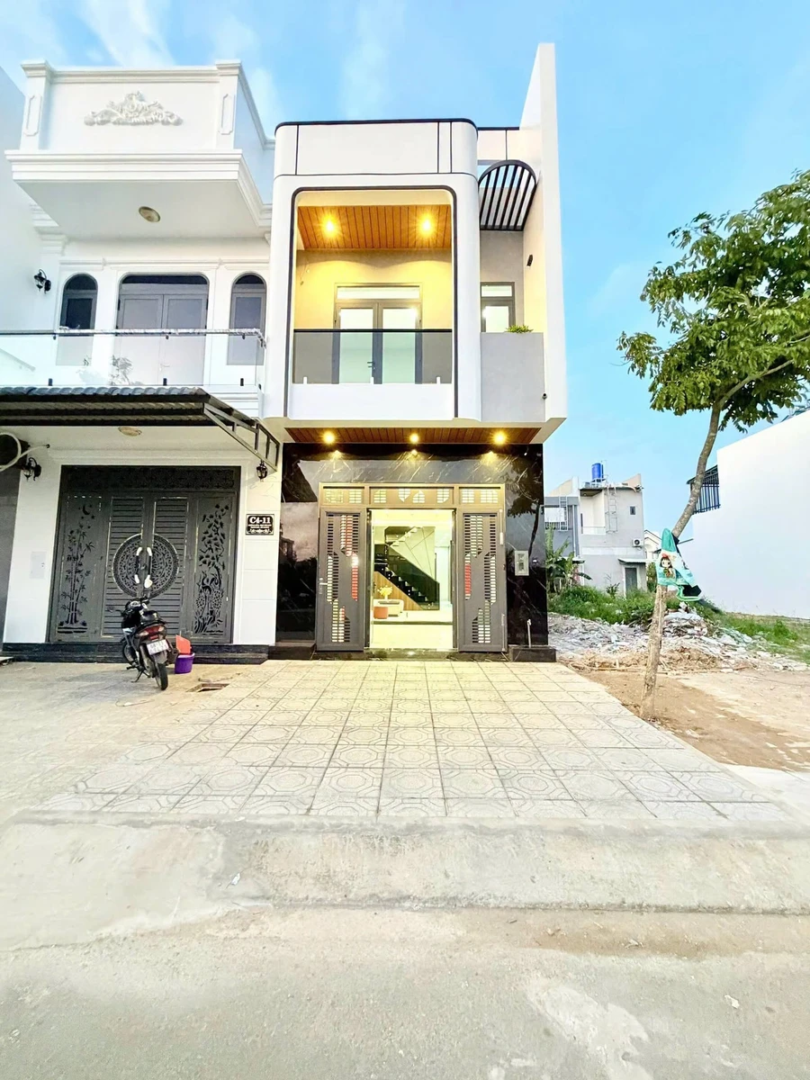 Bán nhà 1 trệt 1 lầu 4.5x20m, 3PN, KĐT Tây Bắc, Rạch Giá giá 3,6 tỷ - Ảnh 1
