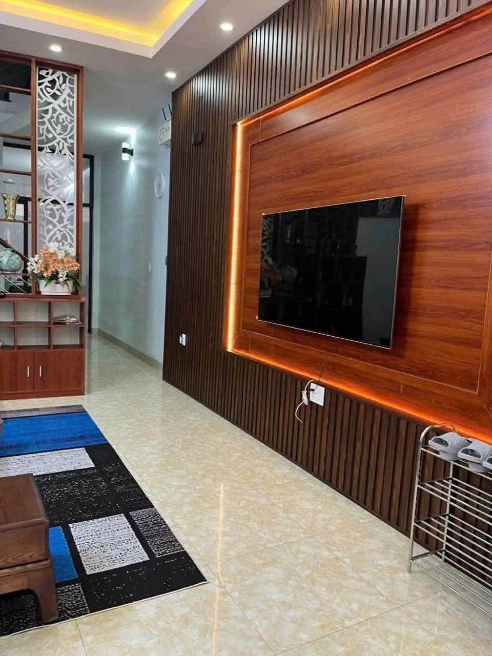 Bán nhà 77m² 3 tầng, 3 phòng ngủ, gần BigC Go, giá 1 tỷ - Ảnh 1