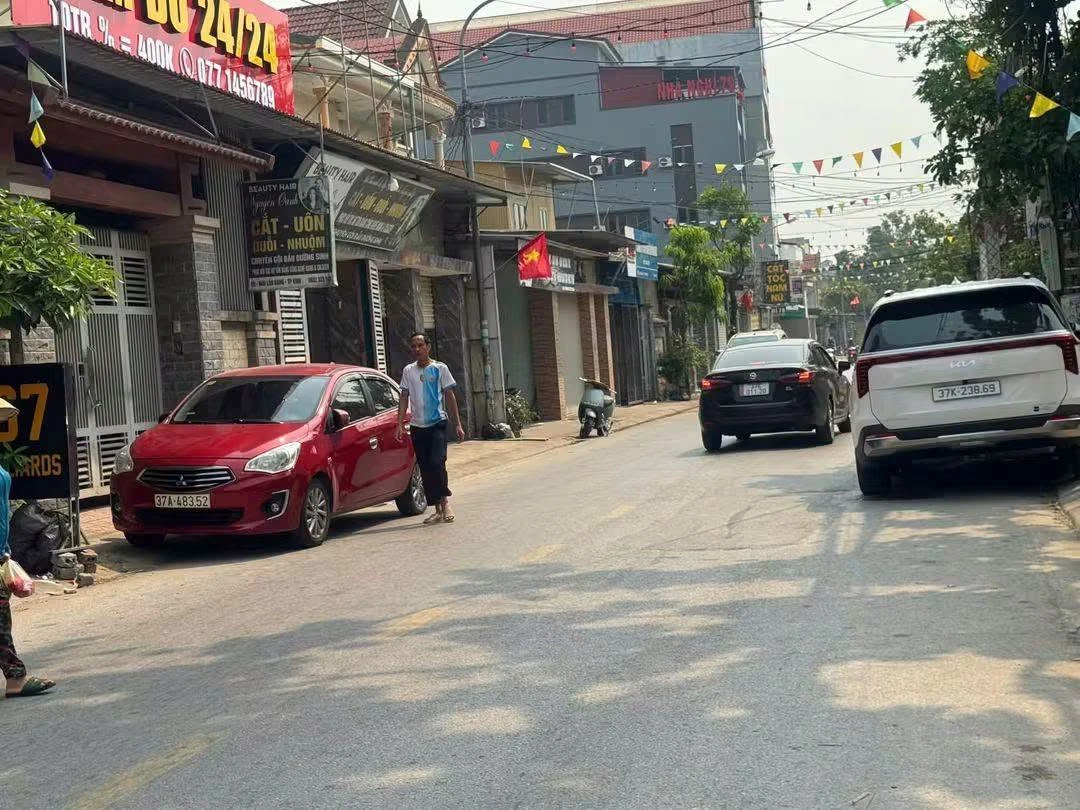 Bán đất Nghi Phú 183m2 mặt tiền 8m, 5 tỷ 5 - Ảnh 1