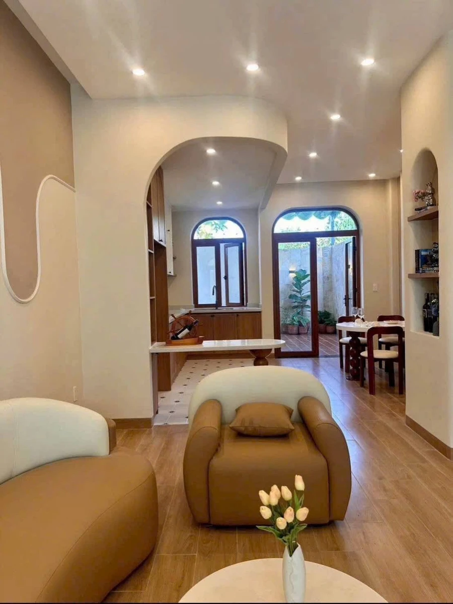 Bán nhà 1 trệt 1 lầu 1 tum 85,5m2, 3PN, giá 4,45 tỷ tại KDC Hoàn Cầu, Phước Hưng, TP Bà Rịa - Ảnh thu nhỏ 2