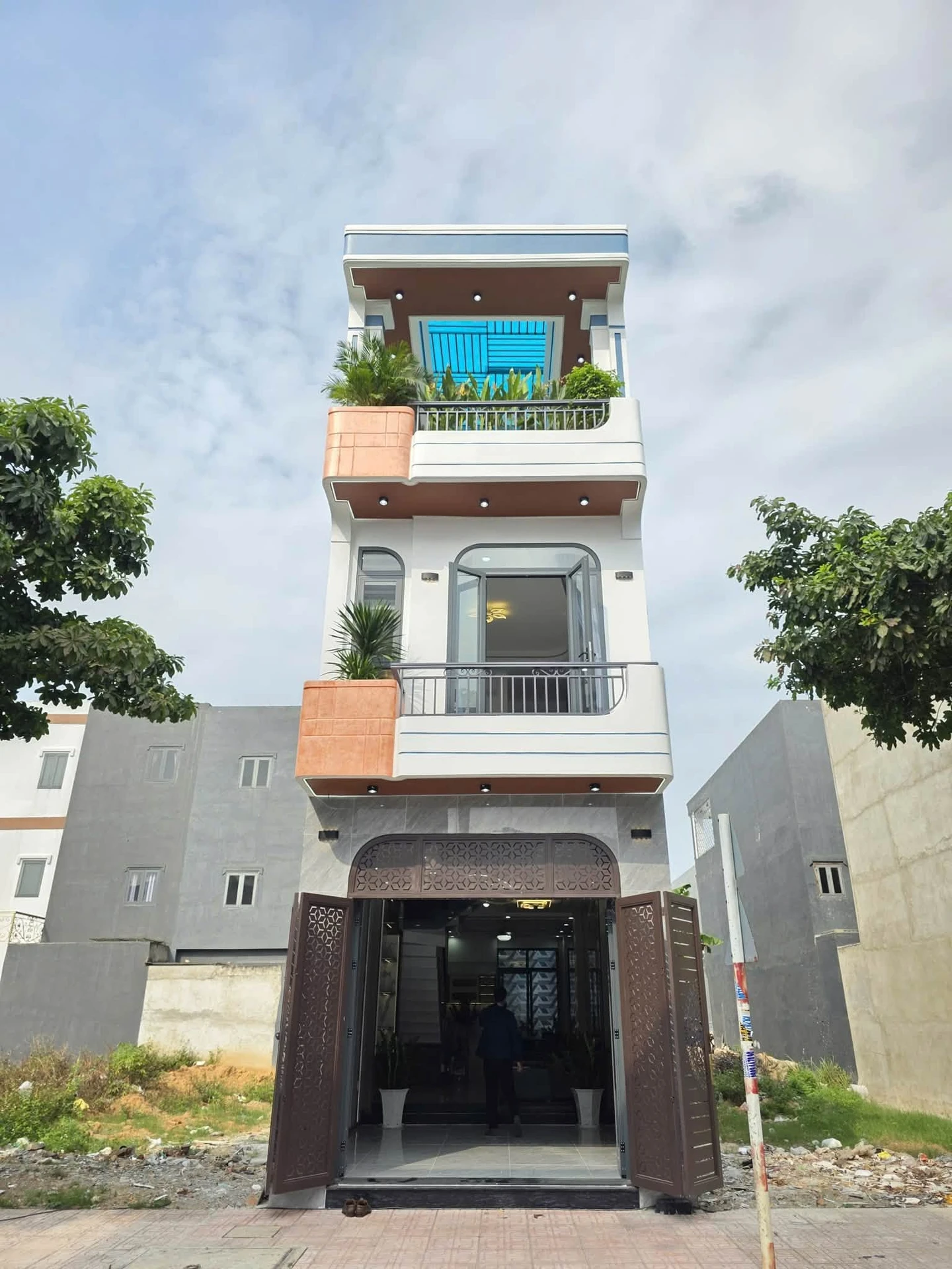 Bán nhà 4PN 69m2 nội thất đầy đủ Bình Chuẩn 4,6 tỷ - Ảnh 1