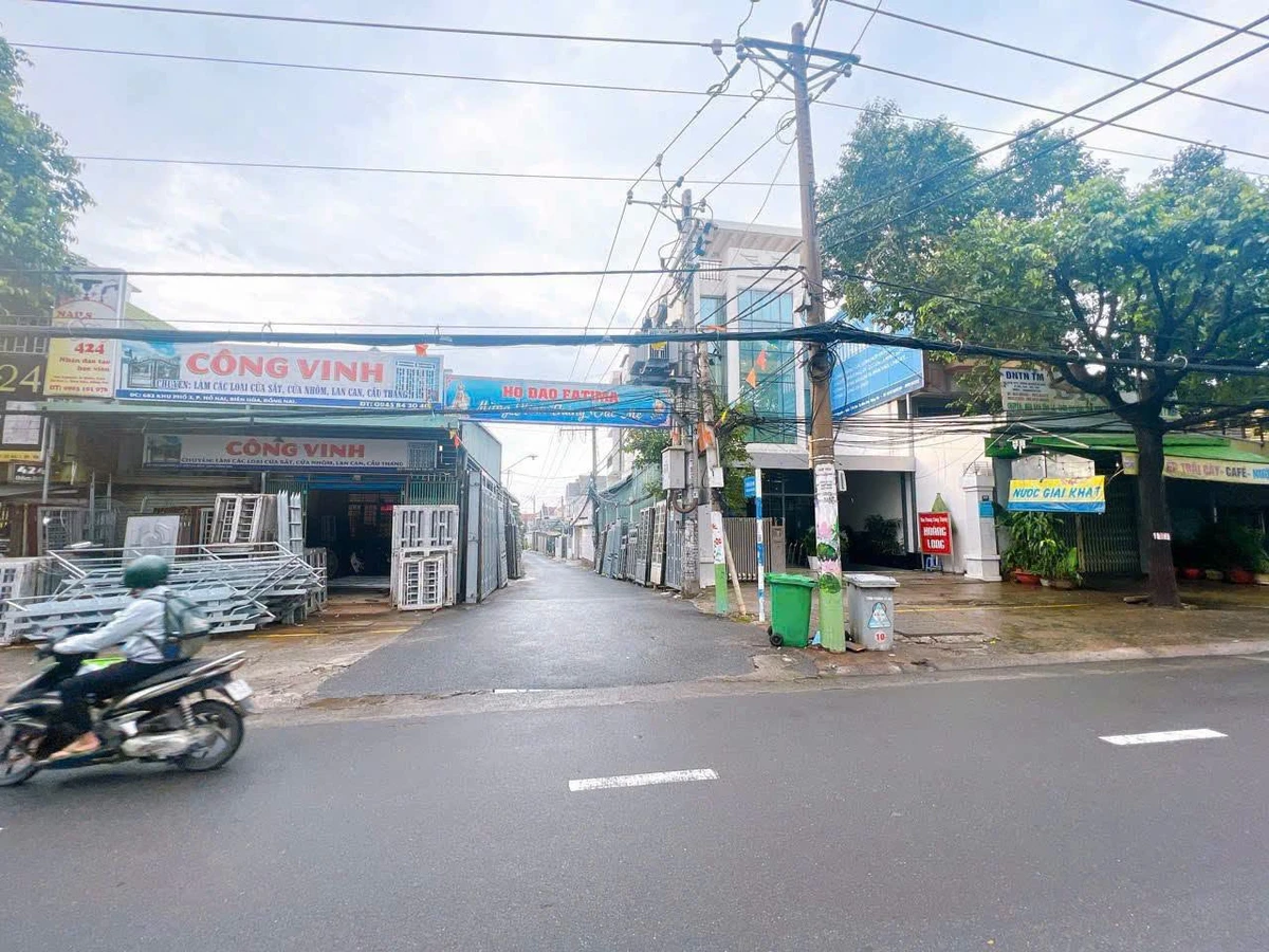 Bán nhà 100m2, 2 phòng ngủ gần VPCC Hoàng Long giá 2,58 tỷ - Ảnh thu nhỏ 2