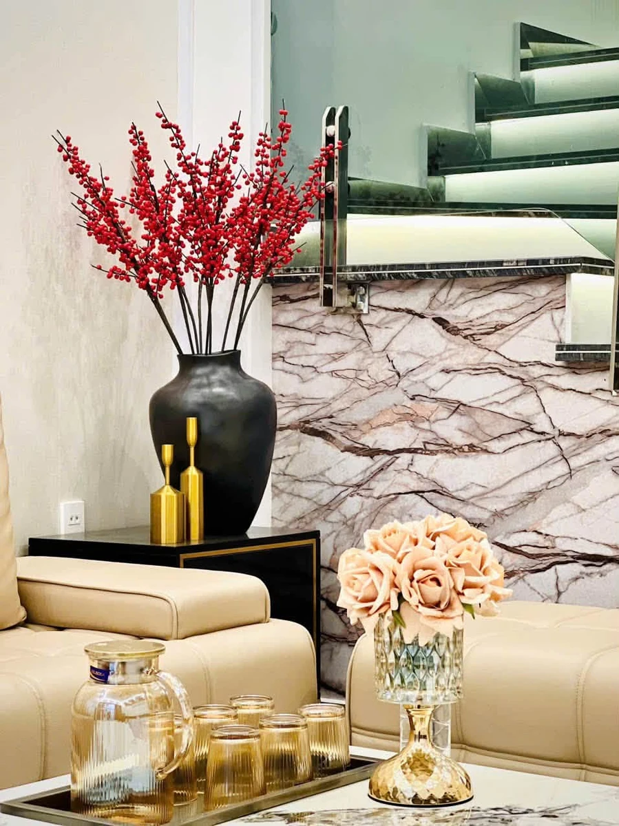 Bán nhà 4 tầng 200m² full nội thất 5.26 tỷ Hồ Sen - Ảnh thu nhỏ 2