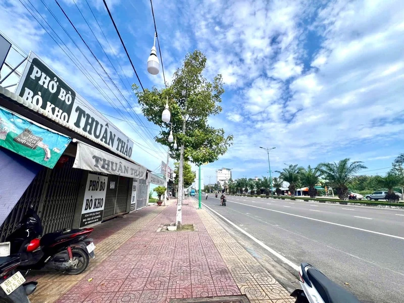 Bán nhà mặt tiền kinh doanh đường Lê Duẩn, 139m2, 6,3 tỷ, Phan Thiết