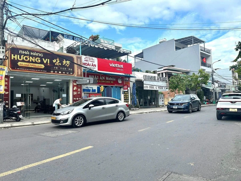 Bán nhà phố 150m² mặt tiền đường Đặng Vũ Hỷ, Quận 7