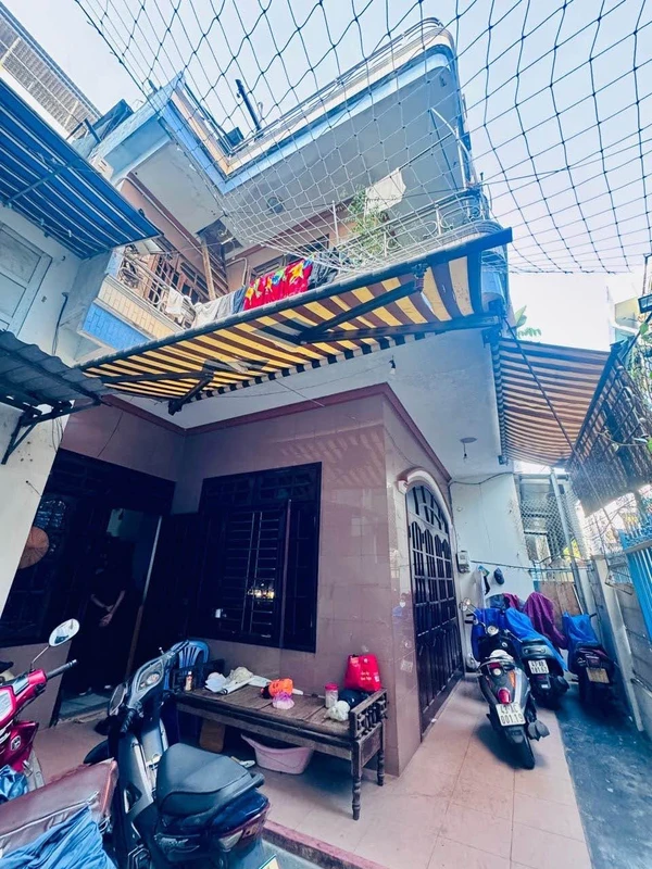 Nhà 2 tầng 100m² ngang 9,5m, gần 3 Tháng 2, Hải Châu, nhỉnh 5 tỷ