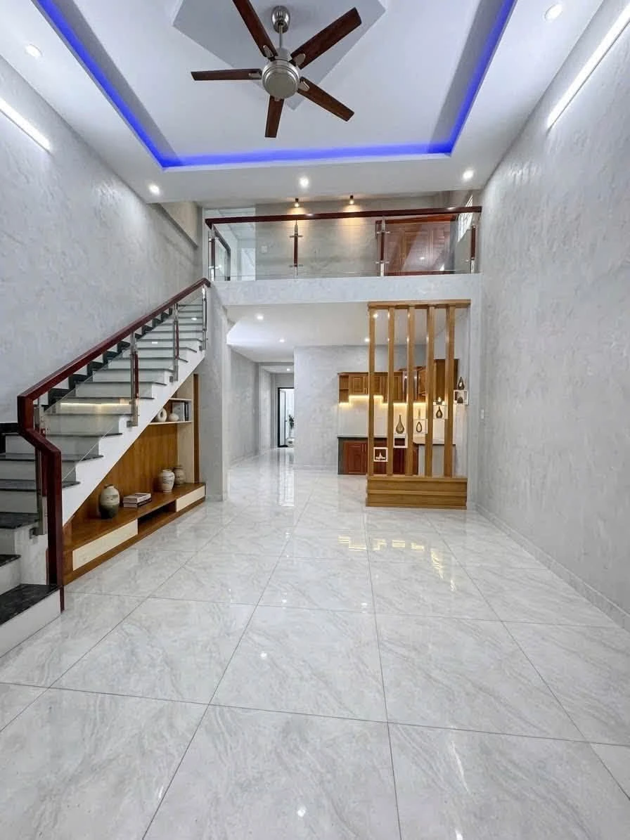 Bán nhà gác lửng 5m x 17m, 3PN, Quận 12 - Ảnh 1