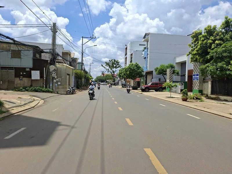 Bán villa sân vườn 150m2, 4 phòng ngủ, Quận 12 - 5.7 tỷ ngocbenluc
