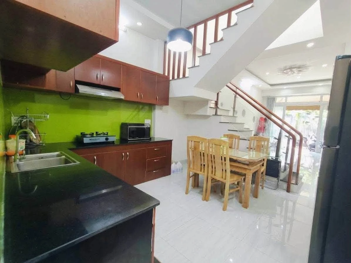 Bán nhà 1 trệt 1 lầu 2PN 100m² Quận 9 giá 4,3 tỷ - Ảnh thu nhỏ 3