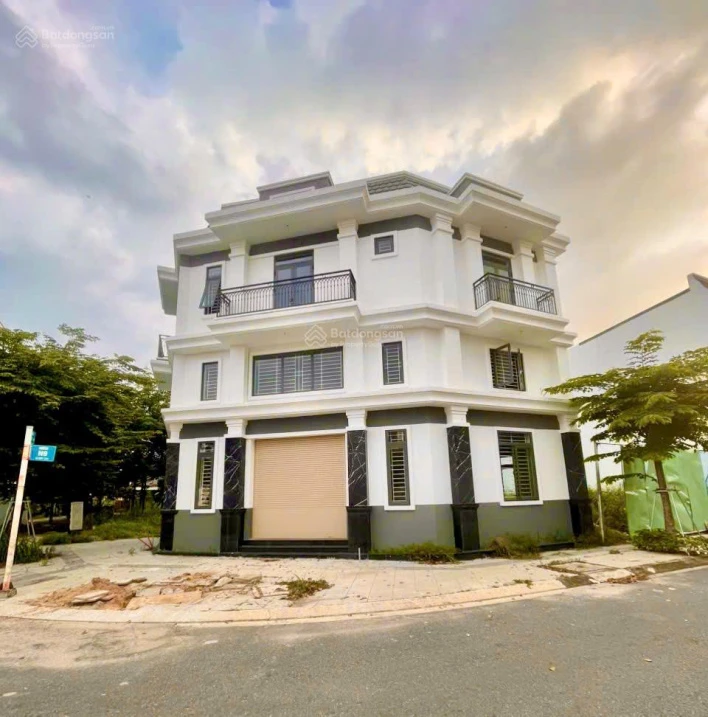Bán gấp căn 134m2 ngay góc ngã 4, đường lớn 20.5m giá chỉ 2 tỷ 987 triệu. Bao rẻ hơn thị trường - Ảnh 1