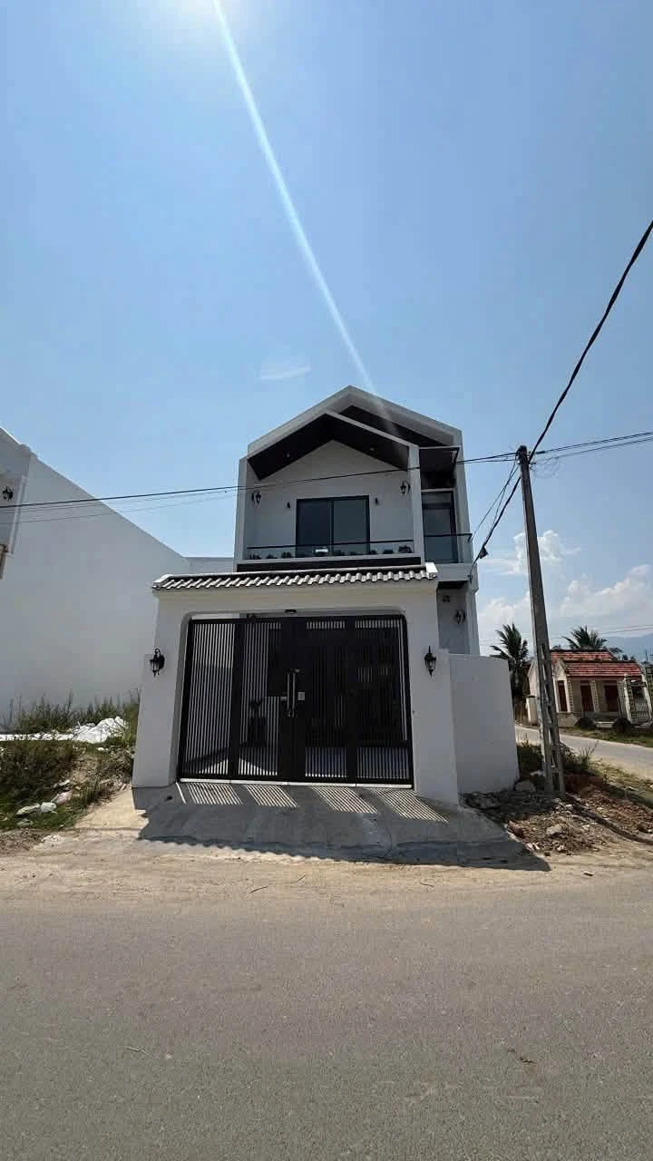 Bán nhà 2 tầng mặt tiền Gò Độ, Diên Sơn, 88.9m² - Ảnh 1