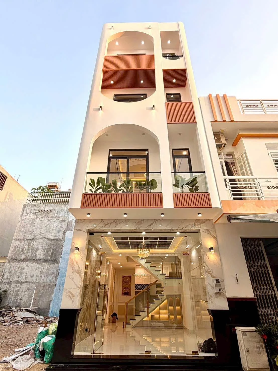 Bán nhà 4 tầng 210m² khu K1 gần công viên, 4 tỷ 550 triệu - Ảnh 1