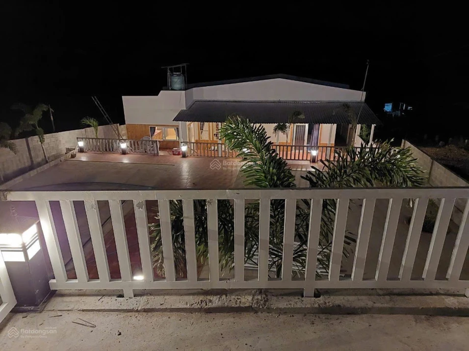 Bán nhà đang cho người nước ngoài thuê, mặt tiền đường nhựa 715 gần sân bay Phan Thiết - Ảnh 1
