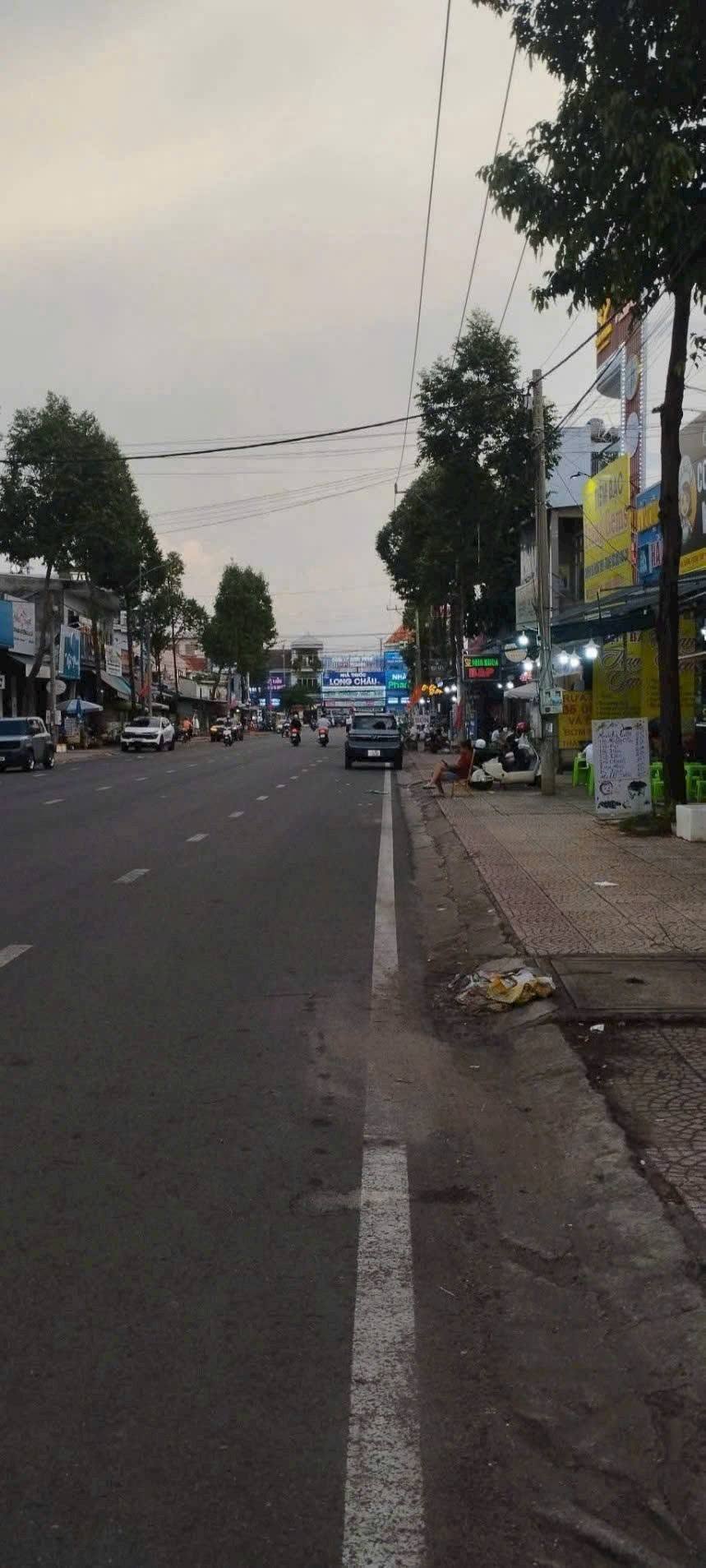 Bán 2 nhà liền kề 230m2 xây dựng, Tp. Đồng Nai