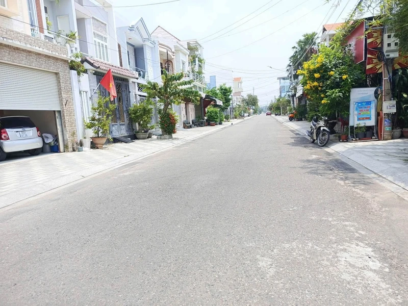 Bán nhà 1 trệt 1 lầu 100m2 Bùi Thị Xuân Phan Thiết