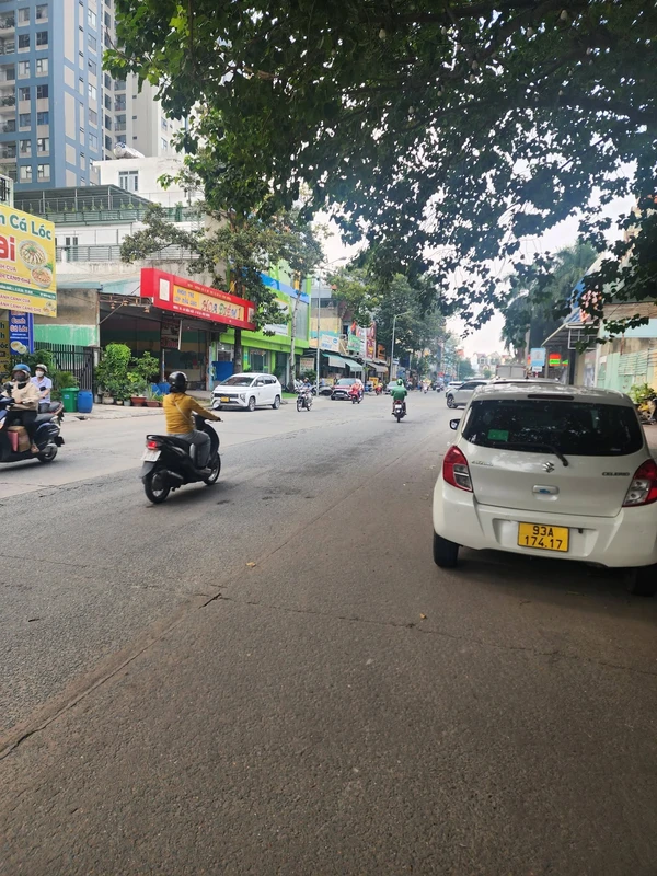Bán đất thổ cư hơn 1.000m² mặt tiền 20m KDC Vincom Dĩ An, giá 50 tỷ