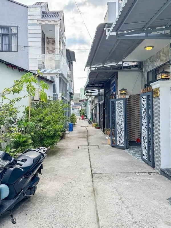 Bán nhà trệt lầu 45m2 hẻm Liên Tổ 3-4 đường Nguyễn Văn Cừ, gần ĐH Y Dược Cần Thơ