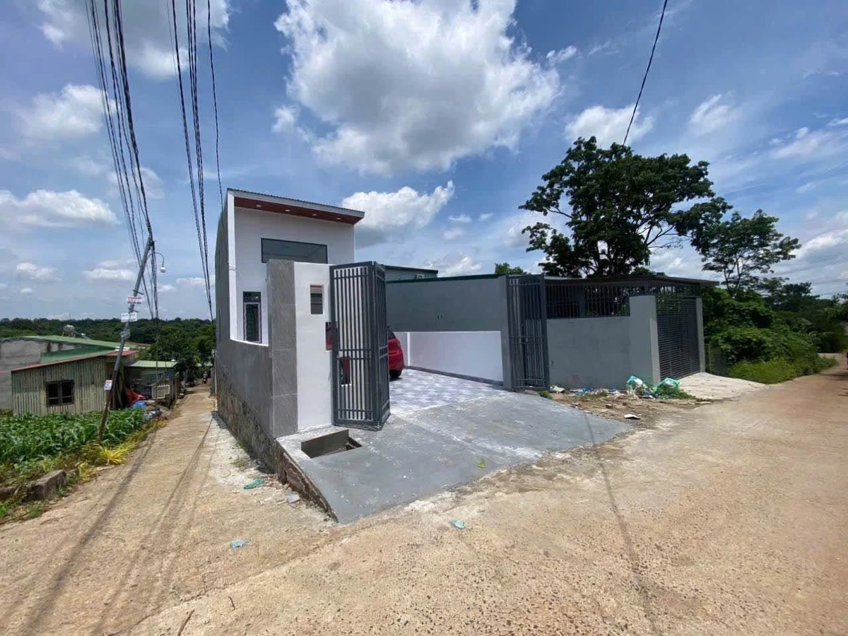 Bán nhà mê lửng góc 2 mặt tiền 95m² 2,35 tỷ Thành Nhất - Ảnh 1