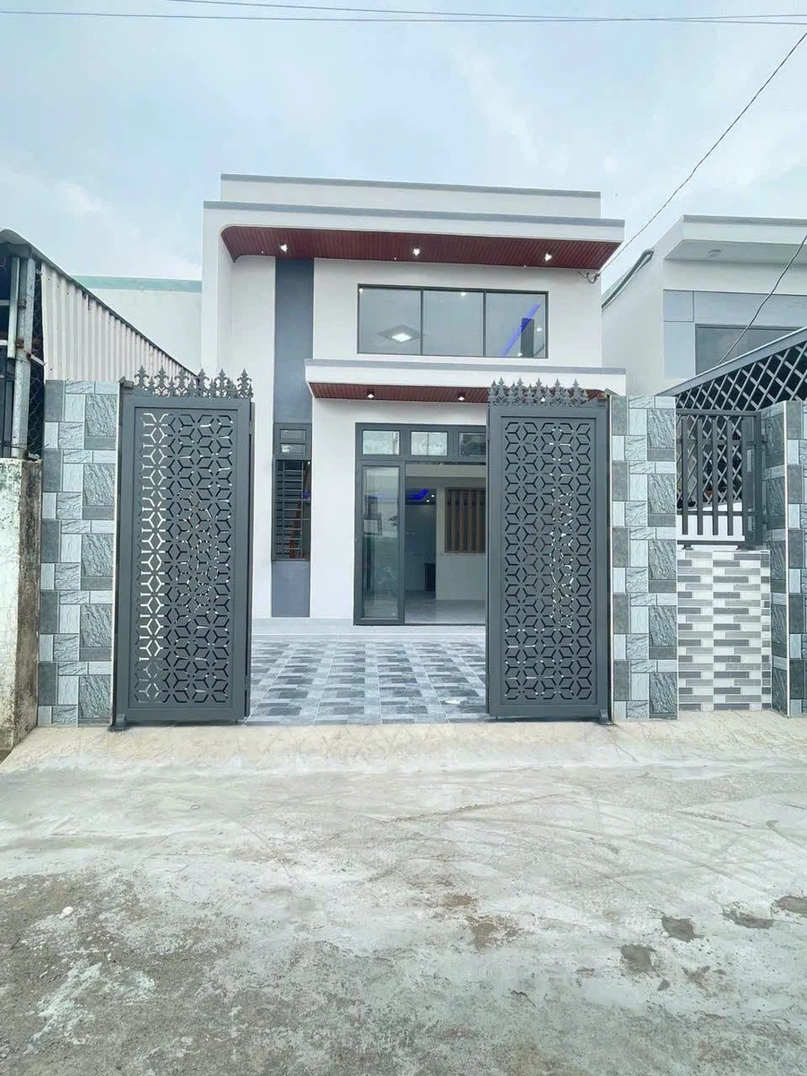 Bán nhà gác 3 phòng ngủ 102m2 gần tái định cư Bình Minh - Ảnh 1