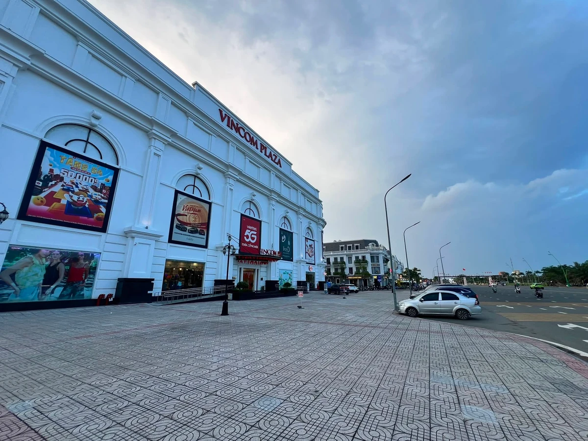 Bán shophouse Vincom Cà Mau 90m² giá 3,95 tỷ - Ảnh 1