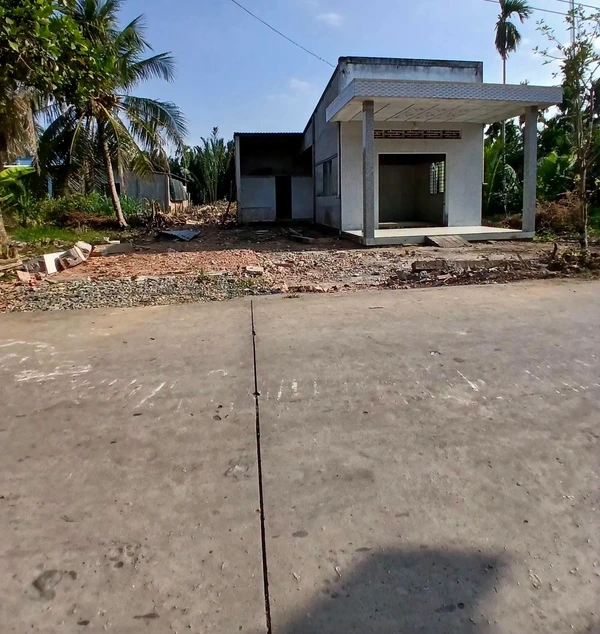 Bán nhà mặt tiền 900m² 2PN Giồng Trôm Bến Tre 1,2 tỷ