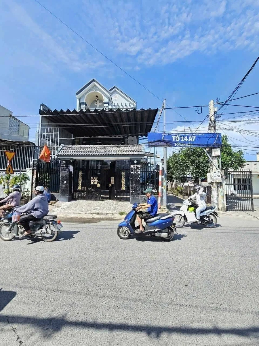 Bán nhà góc 2 mặt tiền đường Cây Da 230m2, Tân Đông Hiệp, Dĩ An, giá 10,5 tỷ - Ảnh 1