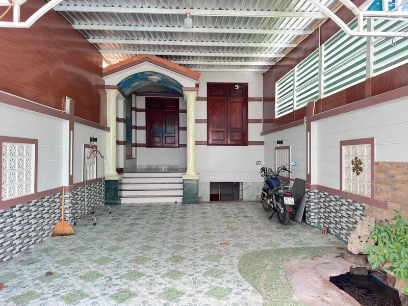 Bán nhà 1 trệt 1 lầu 200m2 hẻm Đặng Văn Lãnh Phan Thiết