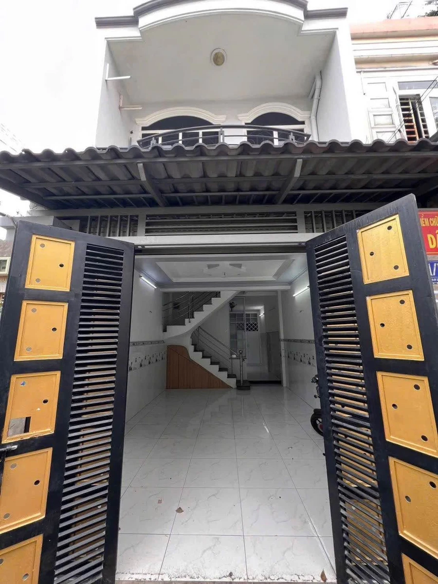 Bán nhà góc 2 mặt tiền 4x13m, 1 trệt 1 lầu, đường Thới An 19, Quận 12 - Ảnh 1