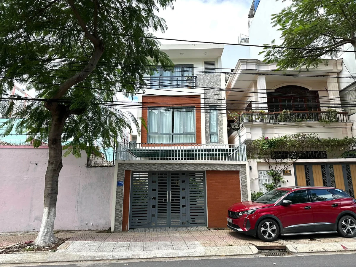 Bán nhà 3 tầng 97,8m² gần biển Nha Trang 10 tỷ 400 - Ảnh 1