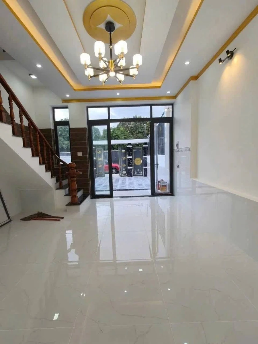 Bán nhà mái Thái 1 trệt 1 lầu 100m2, 3PN, nhánh Cao Văn Ngọc, TT Long Điền, giá 2,7 tỷ - Ảnh thu nhỏ 2