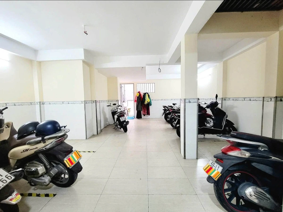 Bán căn hộ dịch vụ 5 tầng 17 phòng, 140m2, hẻm 7 chỗ Đồng Đen - Hoàng Hoa Thám, Tân Bình - Ảnh 1
