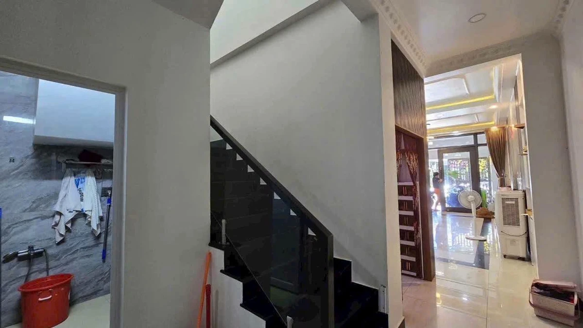 Bán nhà lầu 3PN 2WC 100m² Hùng Vương 5,8 tỷ - Ảnh thu nhỏ 4