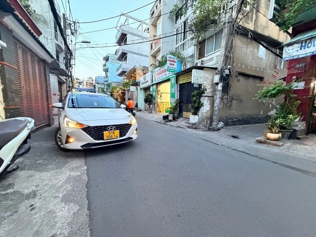 Bán nhà 30m2, 4 tầng, 3PN, Bình Thạnh gần chợ Bà Chiểu - Ảnh 1