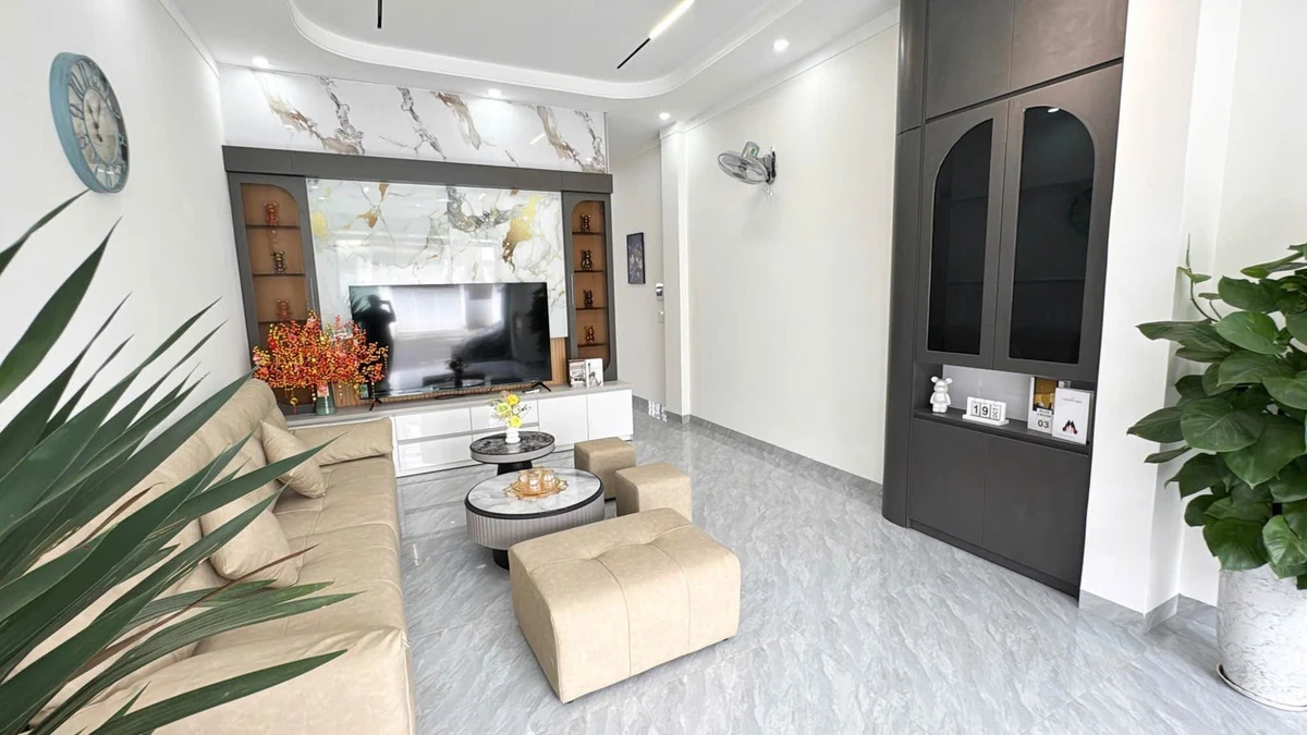 Bán nhà mặt tiền 75m² 7,35 tỷ Quận 1 - Ảnh thu nhỏ 4