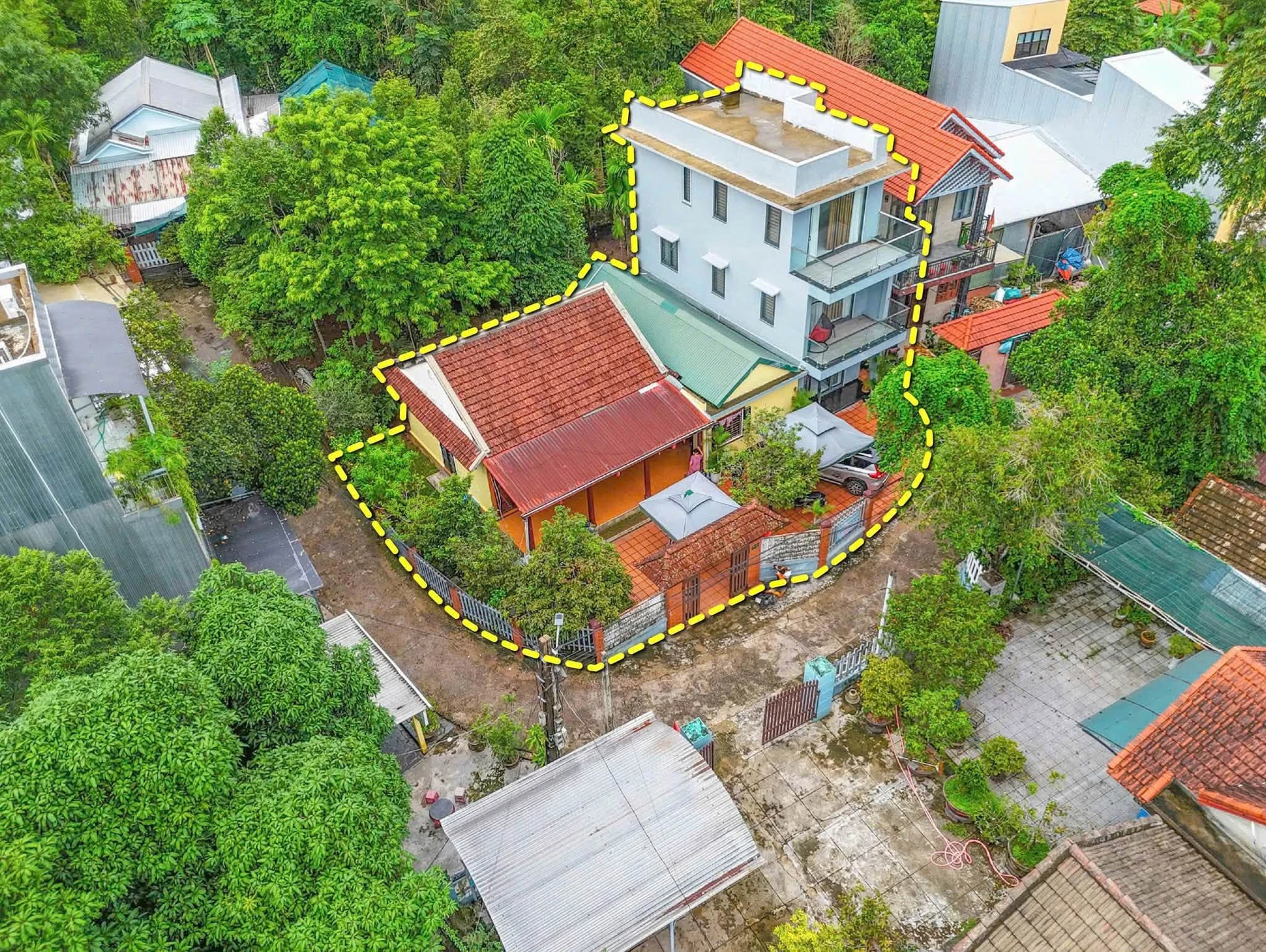 Bán nhà 3 tầng mới kèm nhà rường gỗ quý 327m2 kiệt Bùi Thị Xuân, Huế - Ảnh 1