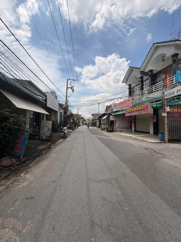 Bán đất kèm nhà cũ 128m² Long Bình, Đồng Nai
