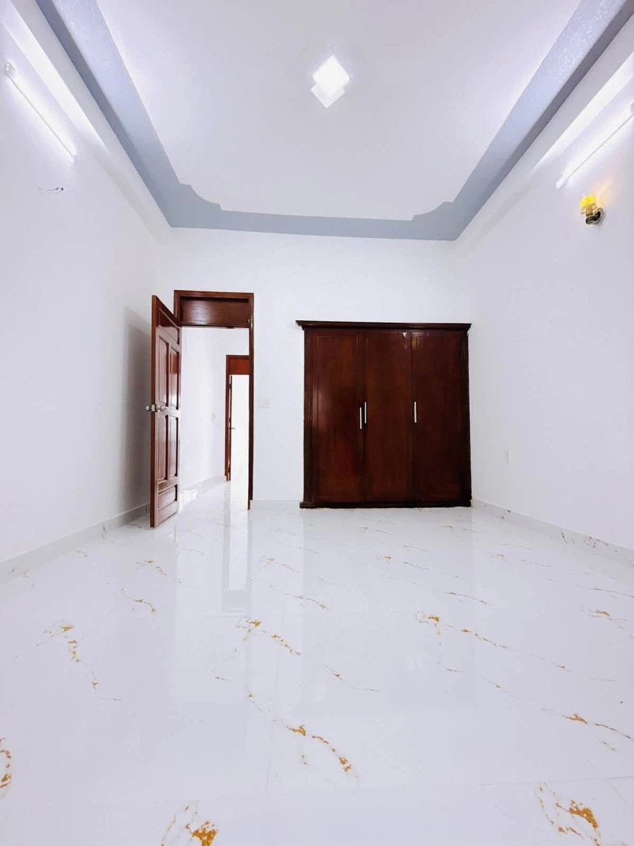 Bán nhà mới 3 tầng 4x18m, 4PN, ô tô đỗ cửa, Trung Mỹ Tây Quận 12, giá 5,68 tỷ - Ảnh 1