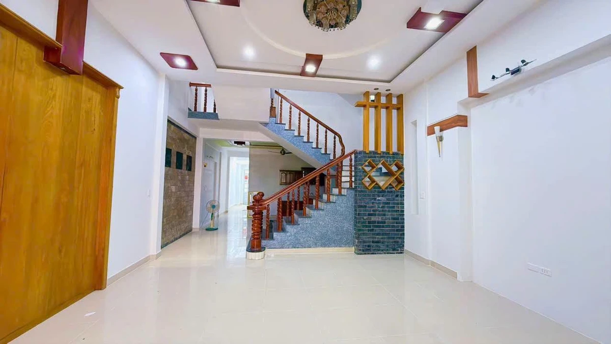 Bán nhà 1 trệt 1 lầu 190m2 Lý Văn Sâm, Tam Hiệp - Ảnh thu nhỏ 4