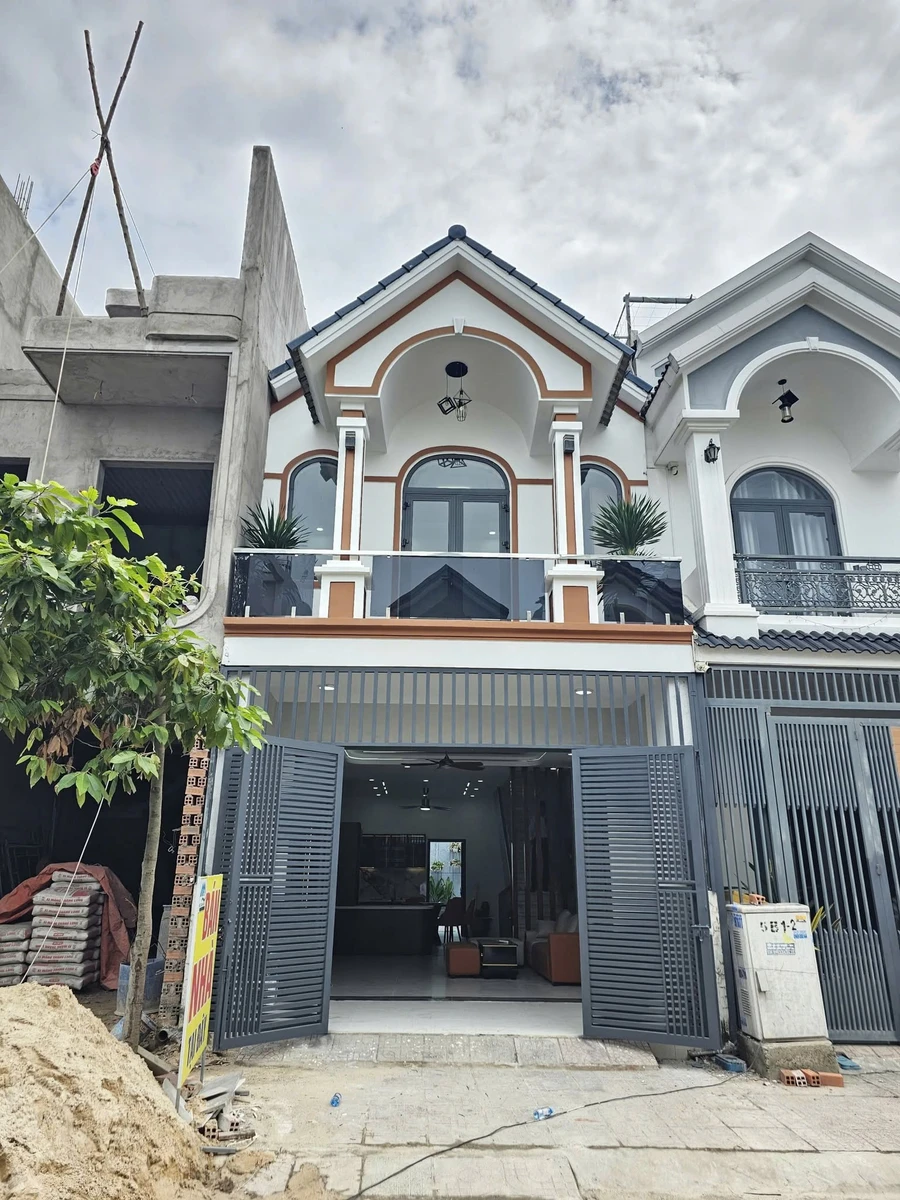 Bán nhà có sân sau 88.4m2 giá 3.99 tỷ Thuận An - Ảnh 1