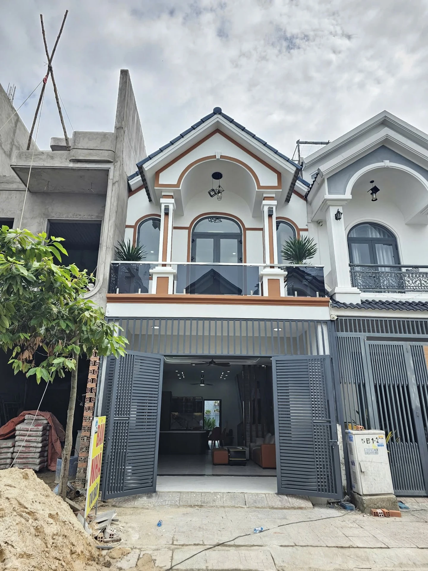 Bán nhà có sân sau 88.4m2 giá 3.99 tỷ Thuận An - Ảnh 1
