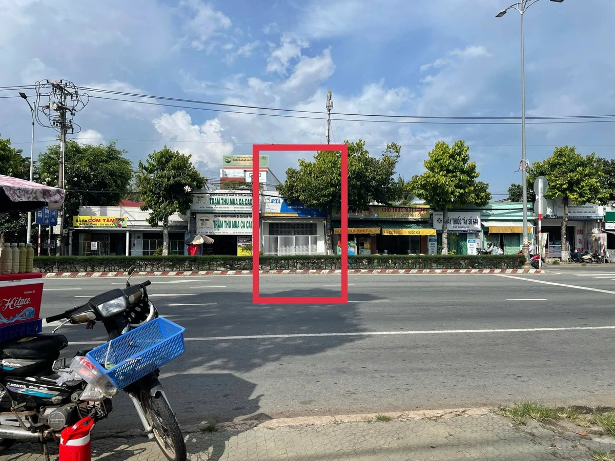 Bán nhà mặt tiền 150m² QL60 Phú Tân Vĩnh Long 3.3 tỷ - Ảnh thu nhỏ 4